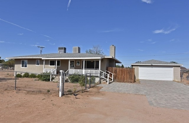 21825 Thunderbird Road